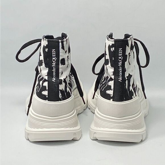 Alexander McQueen Tread Slick Graffiti Logo Ankle Boots size 37 - Picture 5 of 13